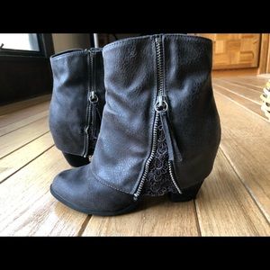 Not Rated Brand Grey Summer Boot